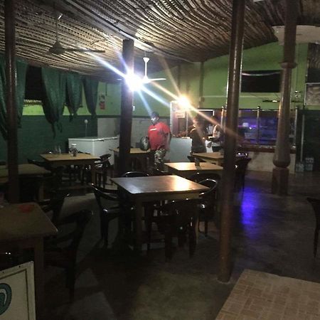 Grand Hilton Hotel 尼甘布 外观 照片